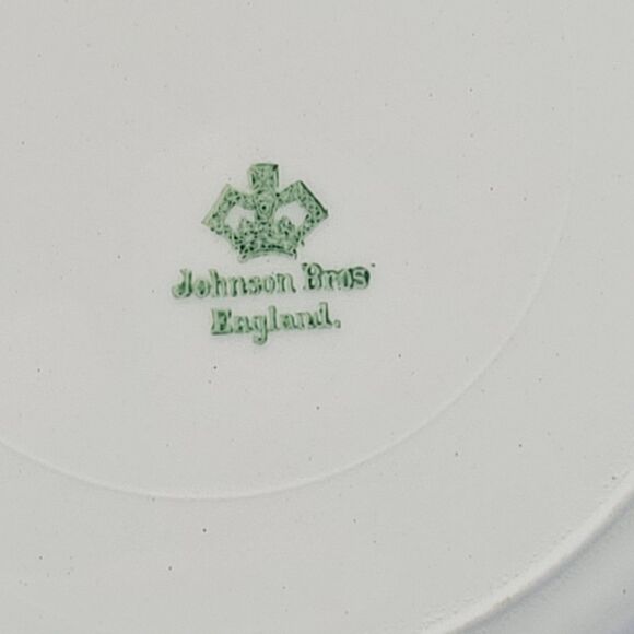 Johnson Brothers 3 Vintage White Scalloped Beaded Edge 8 3/4" Salad Plates READ - Picture 5 of 9